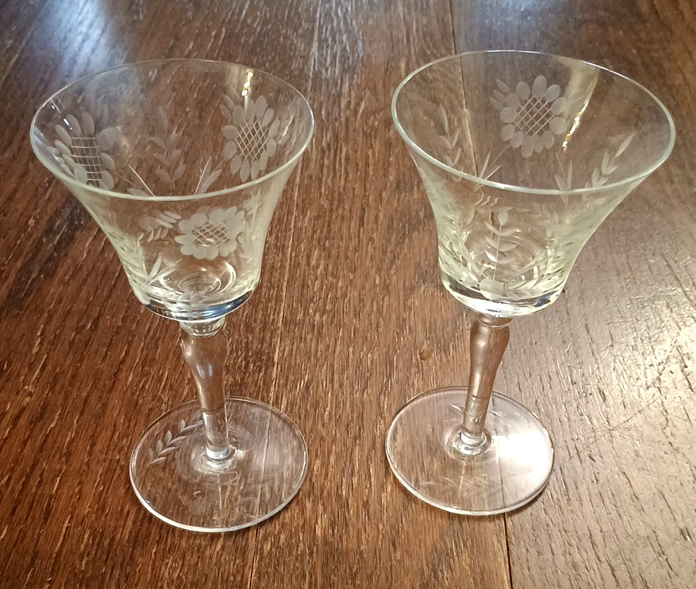 Vtg Lot Set Of 2 LIBBEY ROCK SHARPE Crystal Stemmed Etched GLASSES Wine Liquor